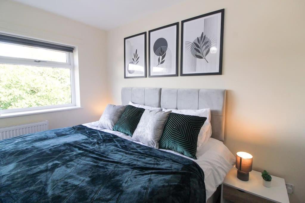 Modern 3 Bed, Contractors Welcome, Bradford Esterno foto